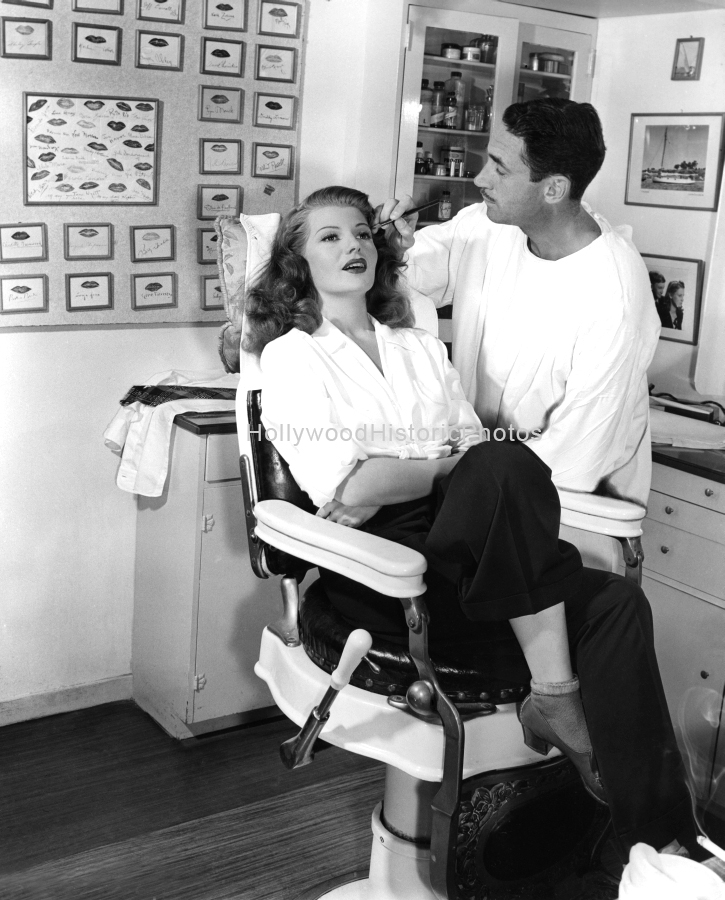 Rita Hayworth 1946 With Clay Cambpell.jpg